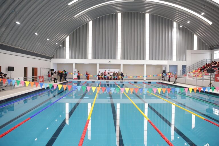 APAFA del colegio Miguel Grau Seminario cuestiona administración de piscina temperada