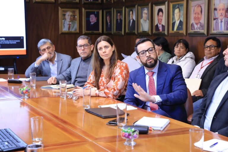 MTC lidera soluciones para el transporte de carga pesada en Moquegua tras reunión con Anglo American y autoridades