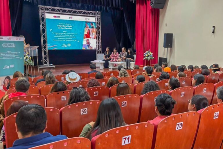 Empoderamiento femenino en ciencia y tecnología desde Arequipa