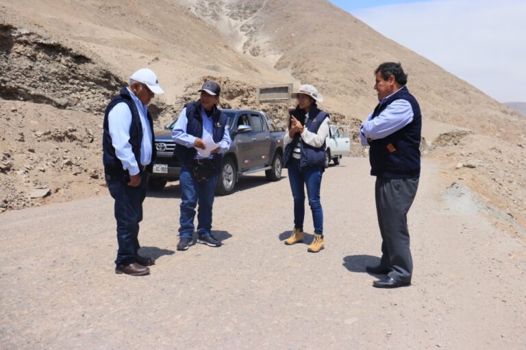 Cocachacra: inspeccionan tramo vial para asfaltar en Valle Arriba