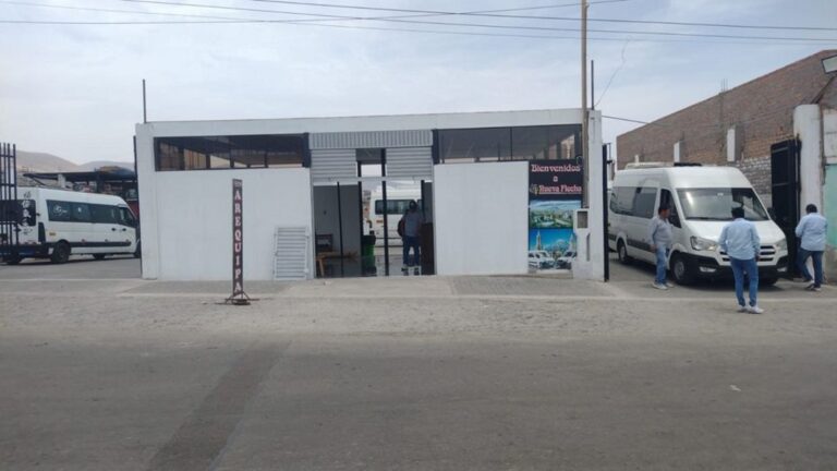 Paro de transportistas: Servicio de minivanes Mollendo – Arequipa fue normal