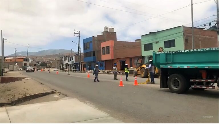 Con demolición de veredas: inician obra vial entre el estadio Municipal y el mercado de Alto Inclán