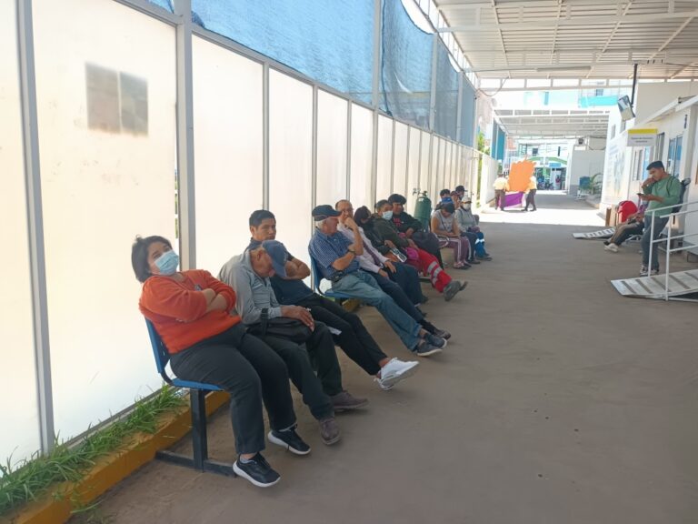 Gran malestar entre los pacientes por la caída del sistema en EsSalud Moquegua