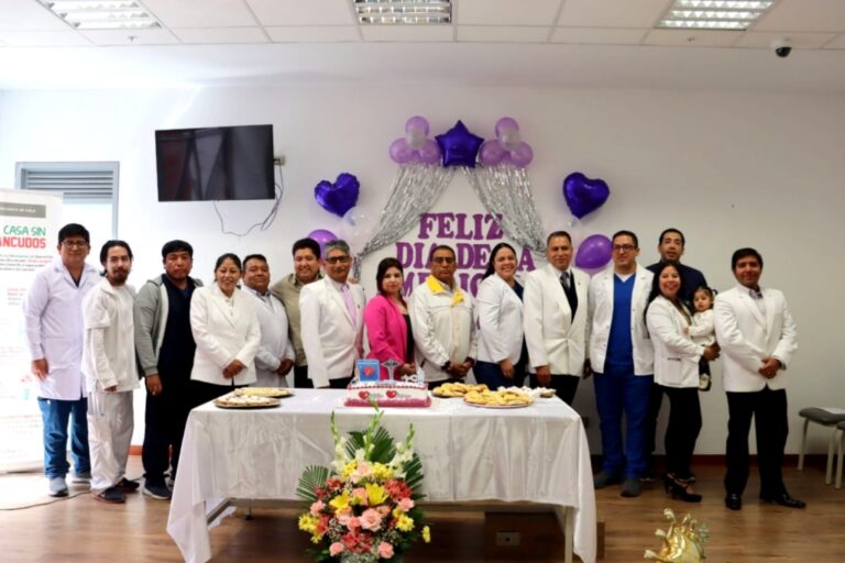 Red de Salud Islay conmemora el Día de la Medicina con homenaje a profesionales destacados