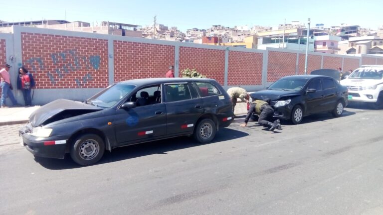 Moquegua: Triple choque en la avenida Bolívar deja daños materiales