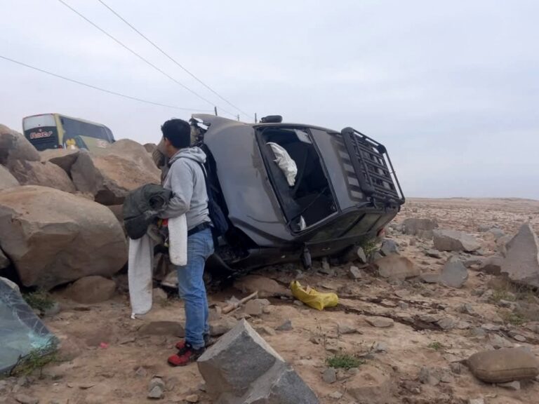 Accidente en vía Ilo-Punta de Bombón deja cuatro heridos