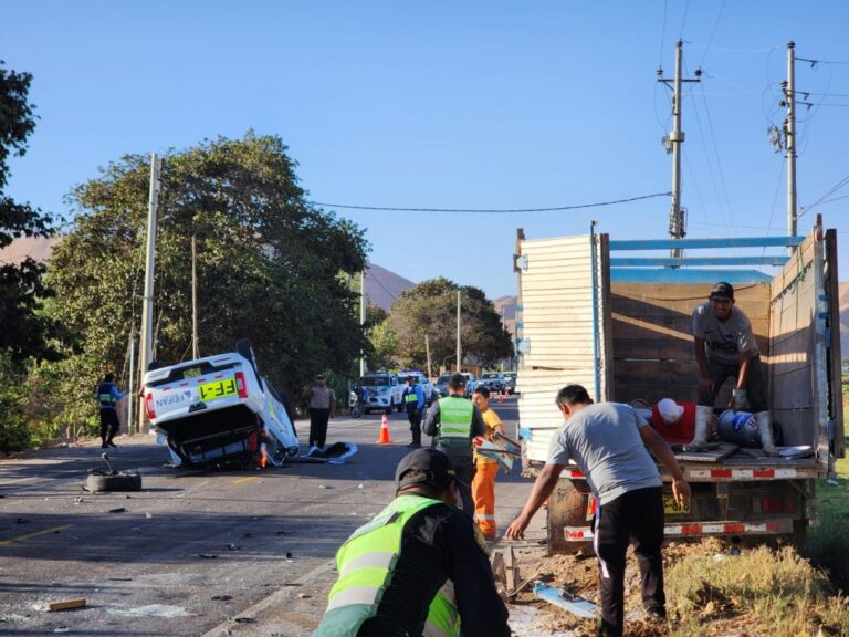 Choque entre camioneta y camión de transporte de leche deja un herido