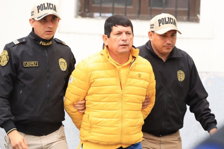 Presidente de la FPF Agustín Lozano es detenido por 15 días