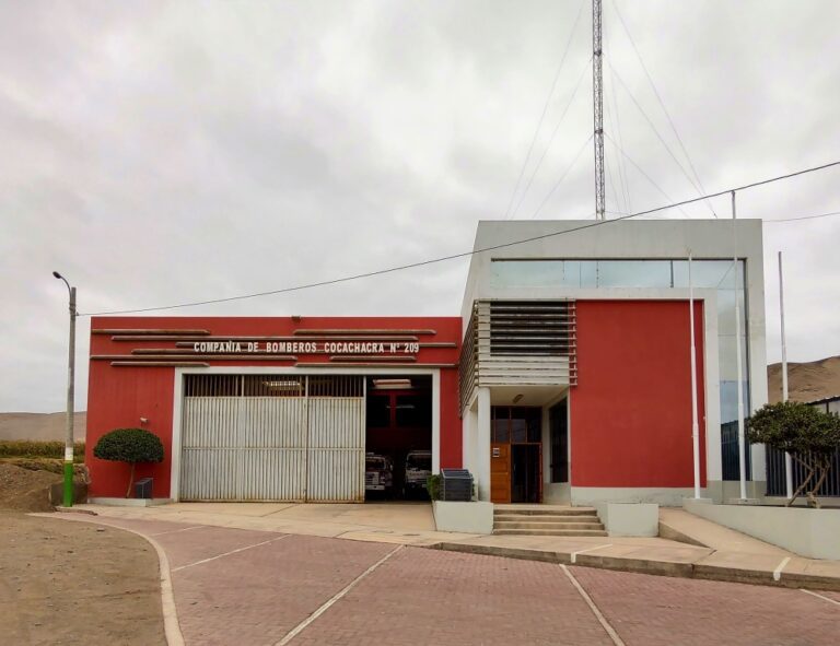 Bomberos de Cocachacra recibirán mejoras en infraestructura y equipos