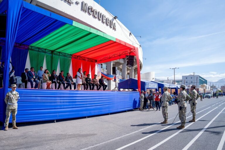 Moquegua celebra su 483° aniversario con un emotivo desfile cívico-militar