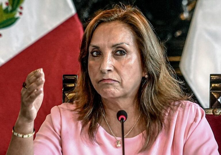 CPP alerta “daños a la libertad de expresión” por parte de Dina Boluarte