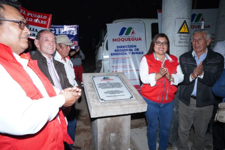 Entregan obra de electrificación en el distrito de El Algarrobal