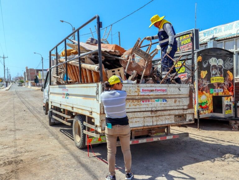 Realizan segunda campaña de «Techo Limpio» en Mejía