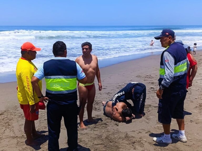 Oleaje traicionero casi cobra una vida en la segunda playa de Mollendo