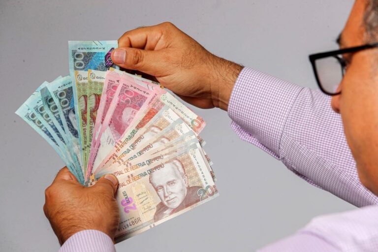 El bajo salario mínimo del Perú es producto del subdesarrollo