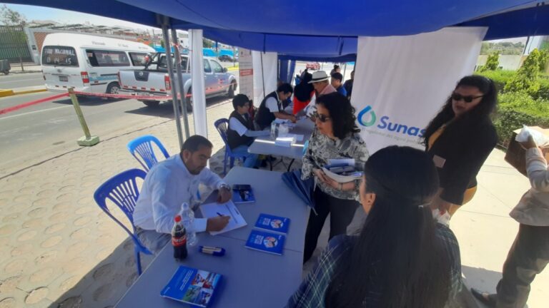 Sunass orientó a usuarios sobre servicios de saneamiento en feria de la UNAM