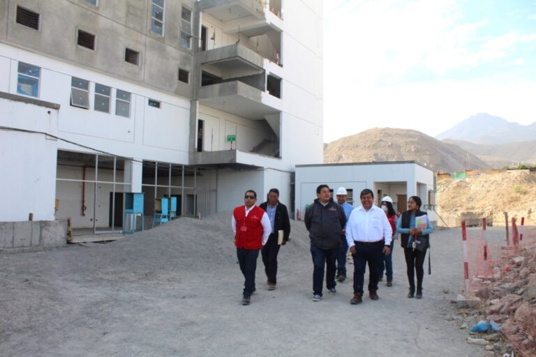 Vicecontralor: se necesita S/ 2 mil millones para destrabar 110 obras en Arequipa