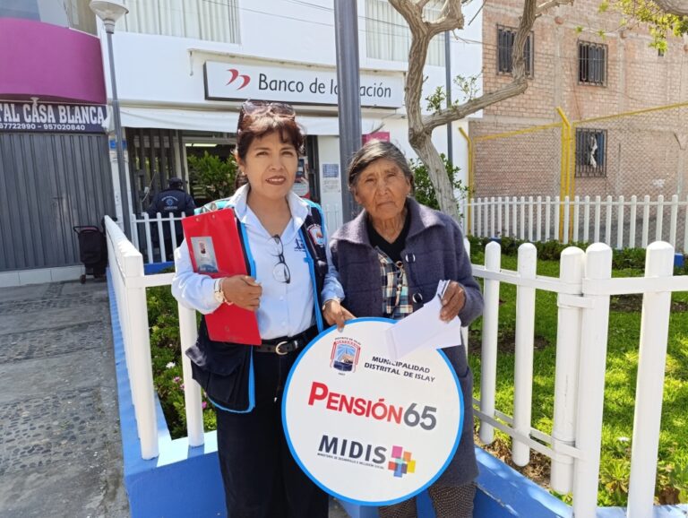 Adultos mayores de Islay se suman a Pensión 65