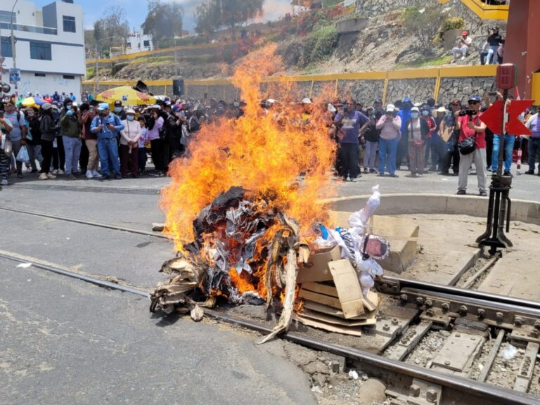 Estudiante que protestó por tecnológico de Ilo va a juicio, mientras la obra sigue cuestionada