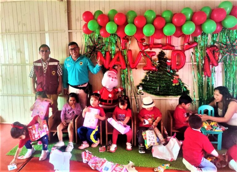 Asotac: colectiveros llevan Navidad a niños de la cuna jardín «Mi Pequeño Mundo»