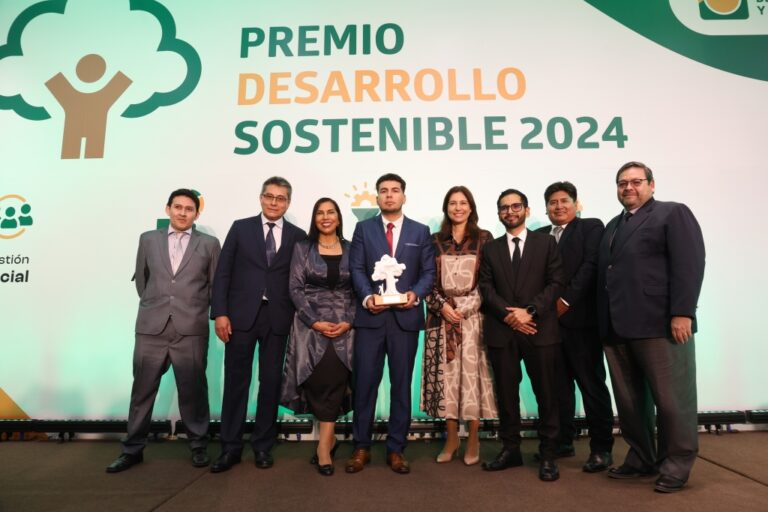 Cerro Verde gana el Premio de Desarrollo Sostenible de la SNMPE en la categoría de Innovación y Tecnología