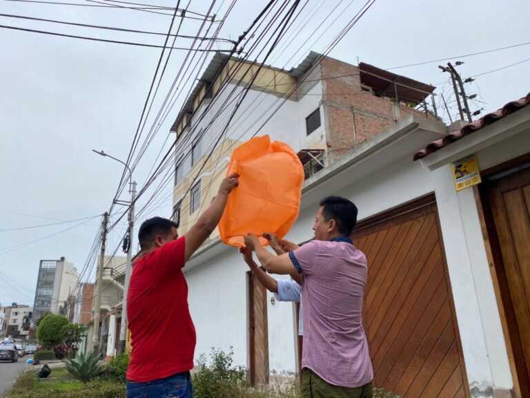 Electrosur exhorta a no utilizar “globos del deseo” y pirotécnicos cerca de redes eléctricas