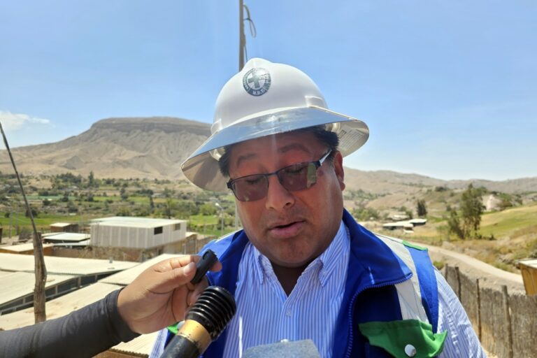 Alcalde de Torata expuso proyectos para obtener financiamiento de Southern Perú