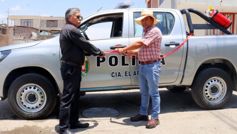 Municipio de Deán Valdivia asignó una camioneta para la comisaría de El Arenal