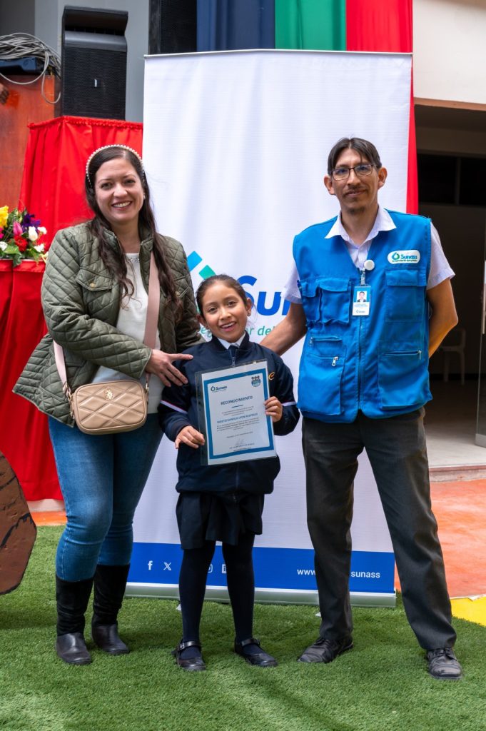 Escolar moqueguana triunfa a nivel nacional en el concurso “Gota de Oro” 5 Escolar moqueguana gana concurso Gota de Oro Megan Luciana Cama Luque 05122024 6 La Prensa Regional