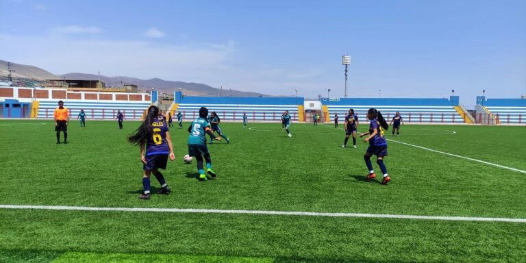 Deporte y empoderamiento: fútbol femenino avanza en Mollendo