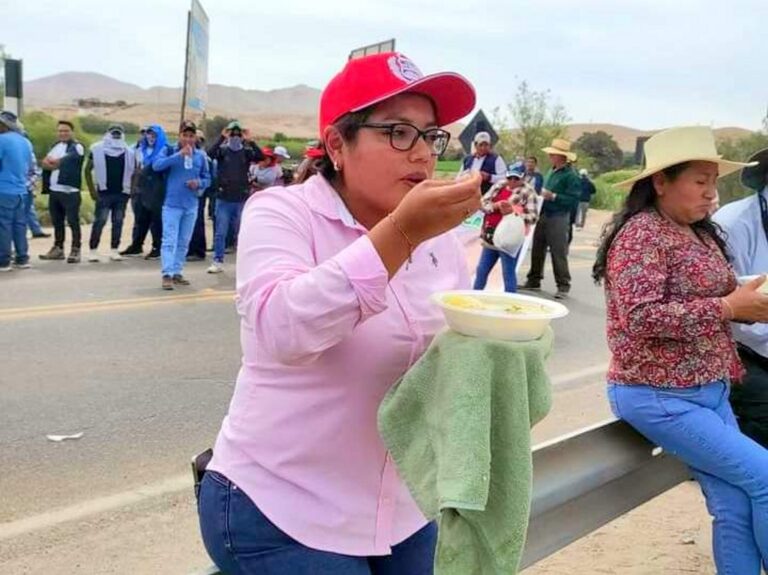 Gilia Gutiérrez y alcaldes en el paro: discursos, comida y retirada