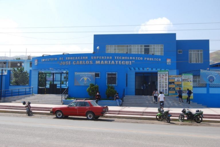Ministerio de Educación renueva licencia institucional al Instituto “José Carlos Mariátegui” 