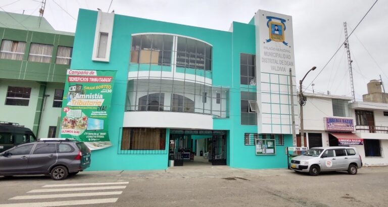 MEF impulsa modernización tributaria en Deán Valdivia
