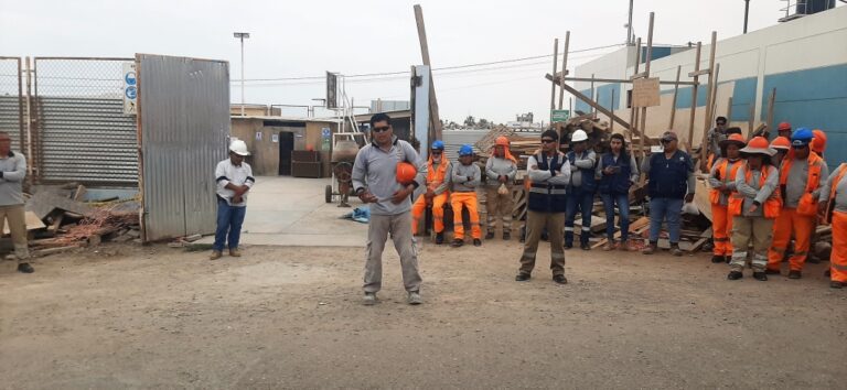 Realizan plantón por despido del ingeniero residente de la obra “Los Cuatro Pueblos»