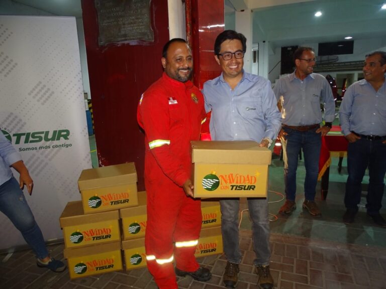 Bomberos de Mollendo son reconocidos por Tisur