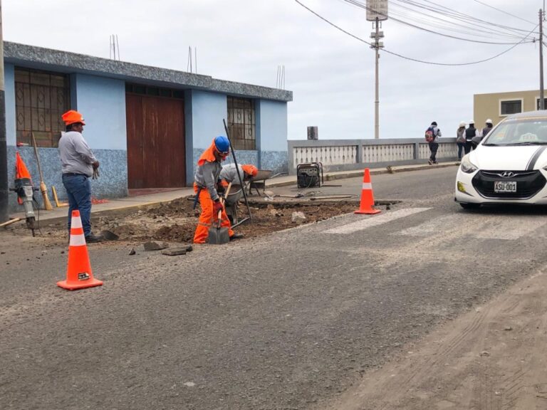 Instalan reductores de velocidad en altura en diferentes puntos de Mollendo