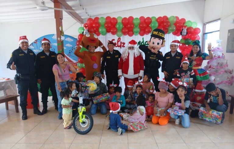 Servir y proteger generando sonrisas: PNP de Ilo lleva alegría navideña a niños de extrema pobreza