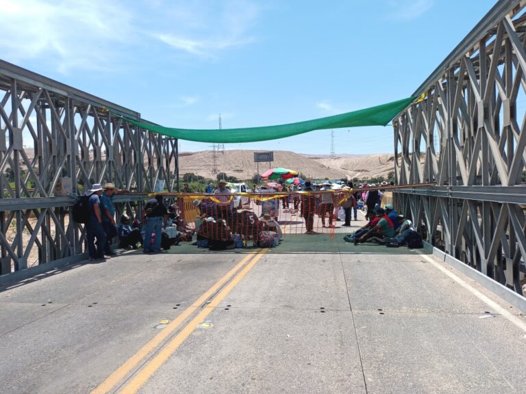 Tercer día de paro: sueldan riel en puente Montalvo de Moquegua y no habrá tregua