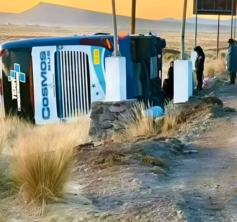Accidente de tránsito en la vía Arequipa-Puno deja más de 15 heridos