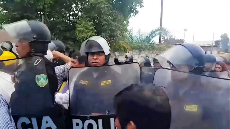 Vecinos impiden desalojo en Cocachacra