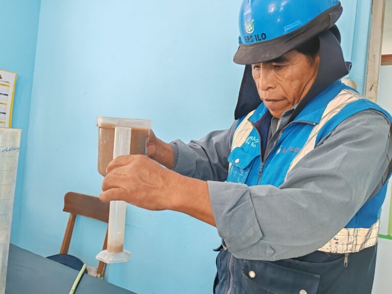 EPS Ilo inspecciona bocatomas de captación de agua por incremento de caudal de ríos por lluvias