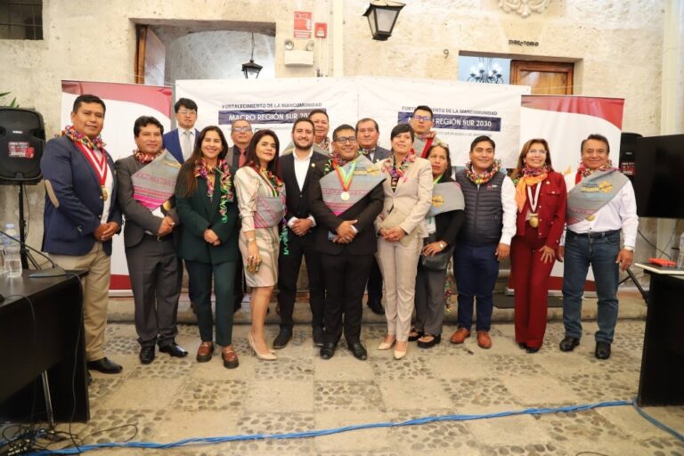 Consejero Alonso Quispe es elegido presidente de la Mancomunidad Macro Región Sur