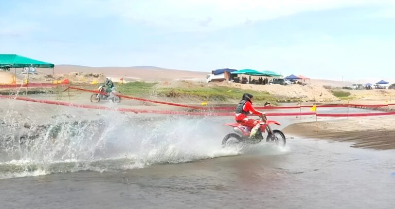 Punta de Bombón vibró con la adrenalina del Endurobom 2025