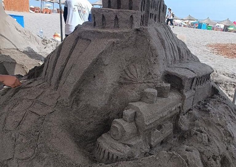 Mollendo se alista para concurso de esculturas de arena