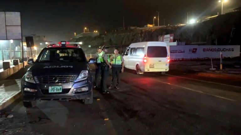 Instructor de pre cadetes detona bomba lacrimógena en la tercera playa 