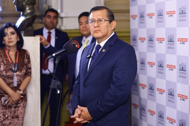 Eduardo Salhuana da a conocer cambios en algunas oficinas del Congreso