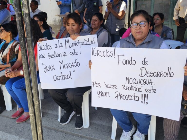 Trinquetes Políticos: Mercado para Omate