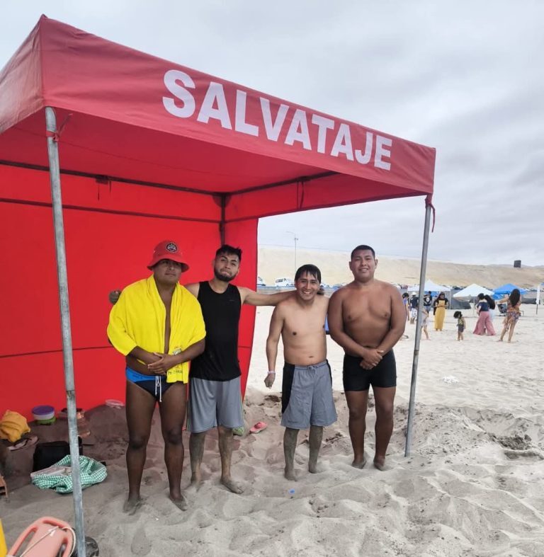 Dos bolivianos y un menor salvan de morir ahogados en playa Pozo de Lisas