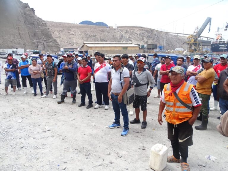 Pescadores artesanales de Matarani inician paro indefinido contra monitoreo satelital
