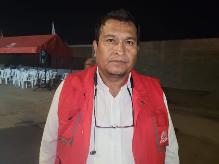 Entregan proyecto de electrificación en Villa Miraflores de El Algarrobal  